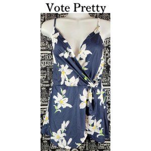 Vote Pretty Floral Spaghettic Strap Shirt Size Medium NWT🤩